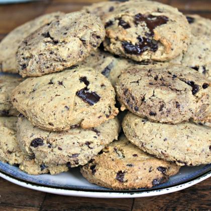 Grain-Free, dark chocolate chip cookies with almond flour