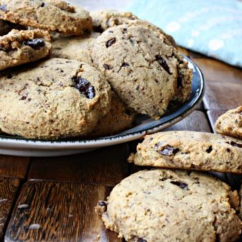 Grain-Free, dark chocolate chip cookies with almond flour