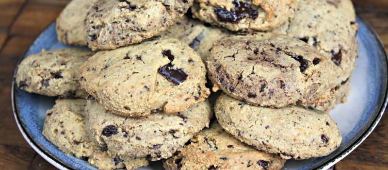 Grain-Free, dark chocolate chip cookies with almond flour